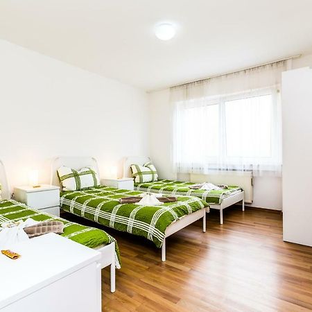 Workers Apartment Am Wiener Platz Colónia Exterior foto