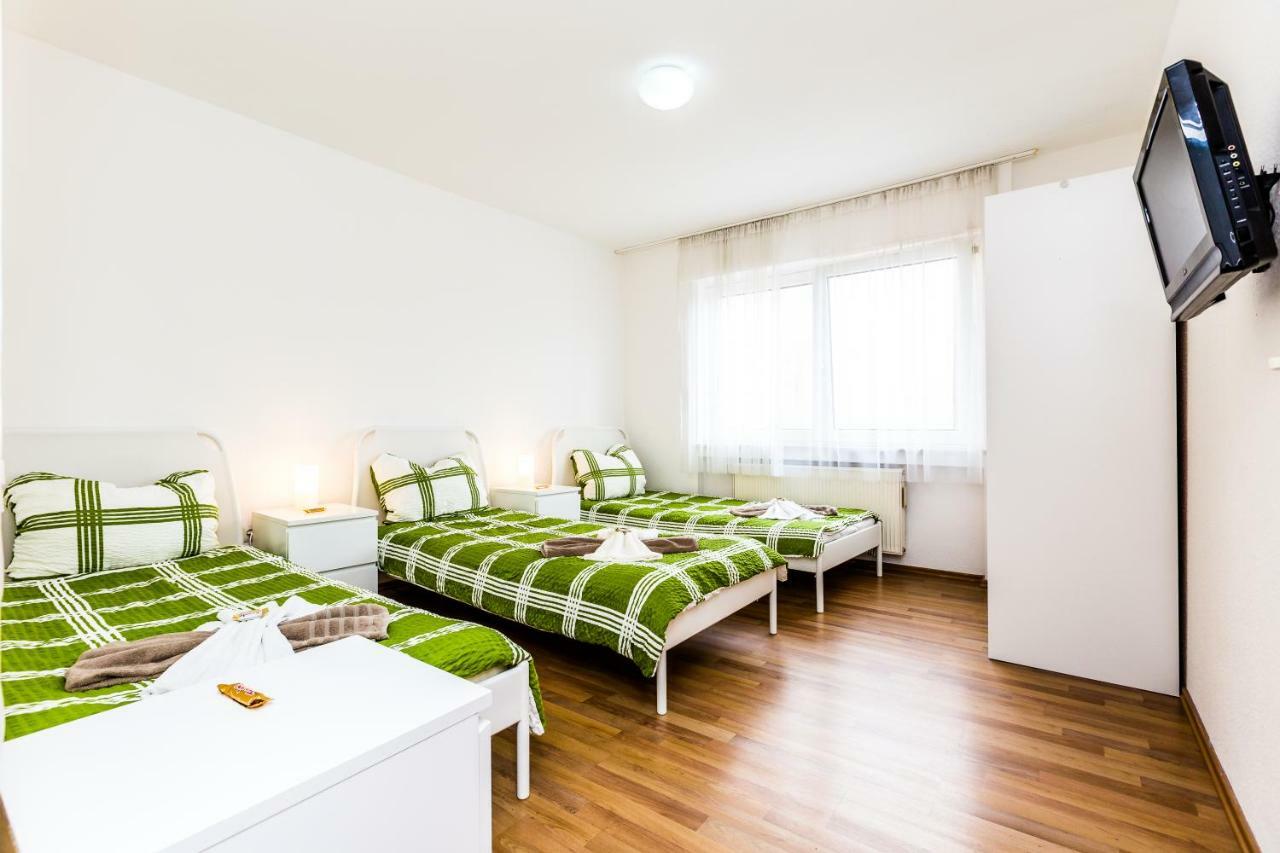 Workers Apartment Am Wiener Platz Colónia Exterior foto